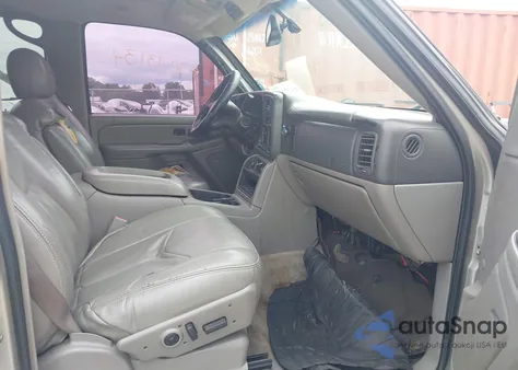 2005 Chevrolet Suburban 1500 Z71 из США, поврежденный, VIN 3GNEC16Z45G237254